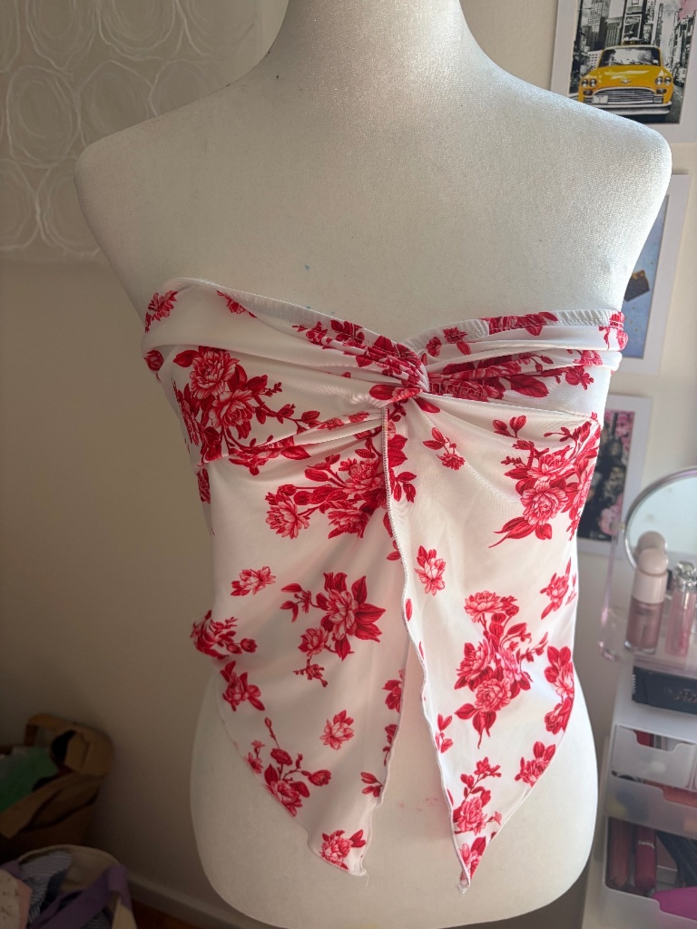 SHEIN red and white floral strapless handkerchief top 🌹